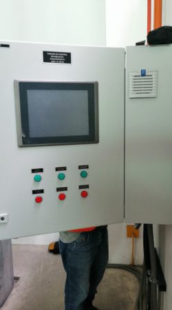 Montaje del tablero de control de alarma sísmica