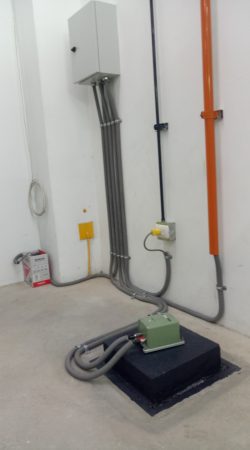 Estación acelerometrica con conectividad via radio-frecuencia RF